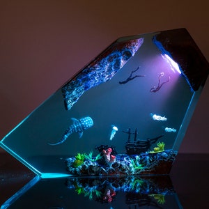 Whale Shark resin Lamp, Diver couple Resin Night Lights - Night Lamp for Bedroom Lamp, Handcrafted Home Decor, gift for kids, home decor